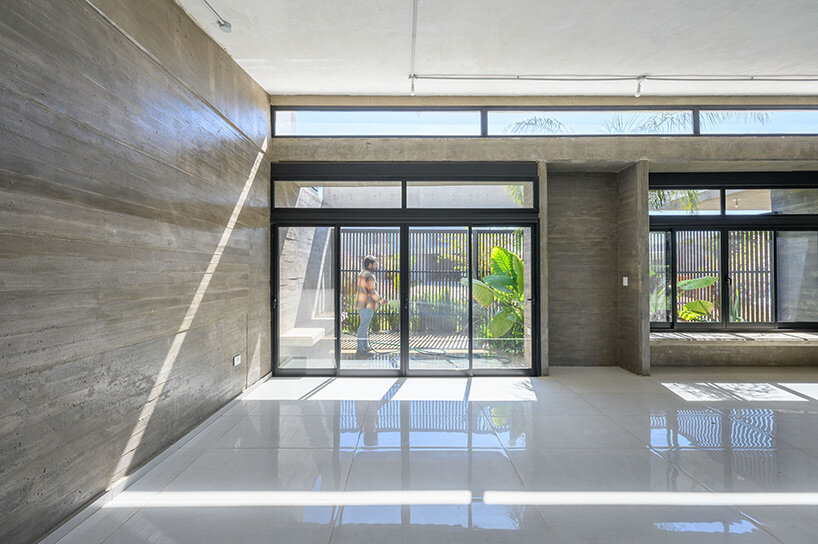 ARP arquitectos формирует «дом BP» под меняющимся солнечным светом в Аргентине