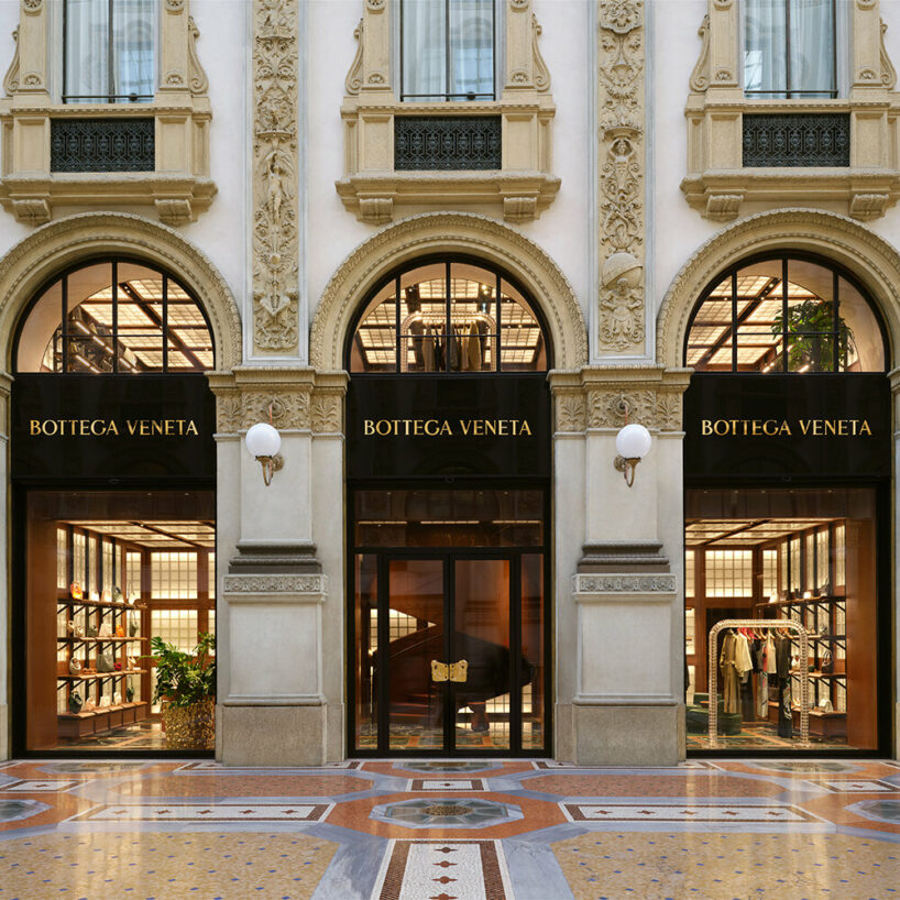 Магазин Galleria Vittorio Emanuele II от Bottega Veneta напоминает модернистский космический корабль