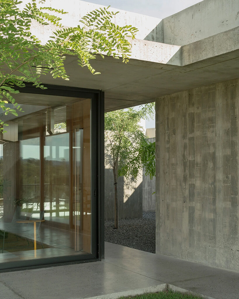 tectum arquitectura создает casa dos vigas, дом из бетона и стекла в аргентине