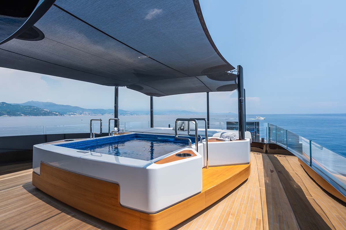 Motor Yacht GREY Tankoa 37