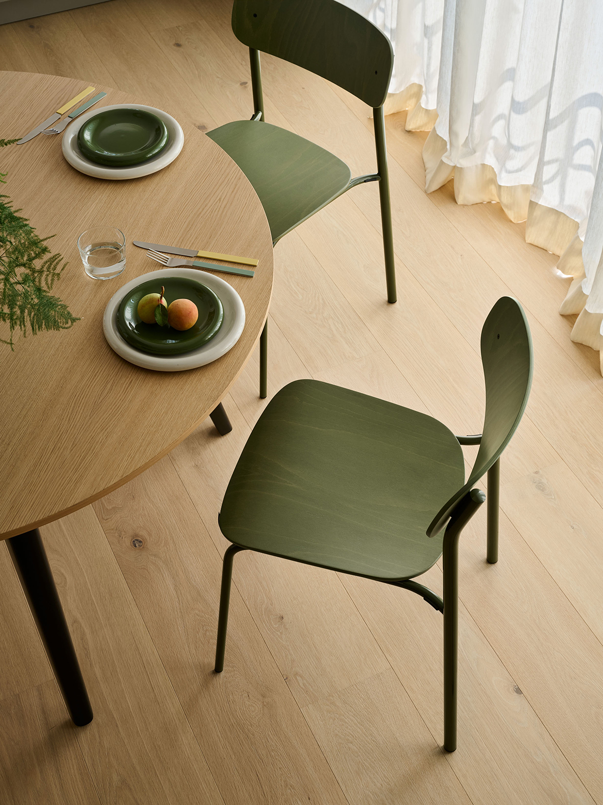 S 243 от Thonet, дизайн Фрэнка Реттенбахера
