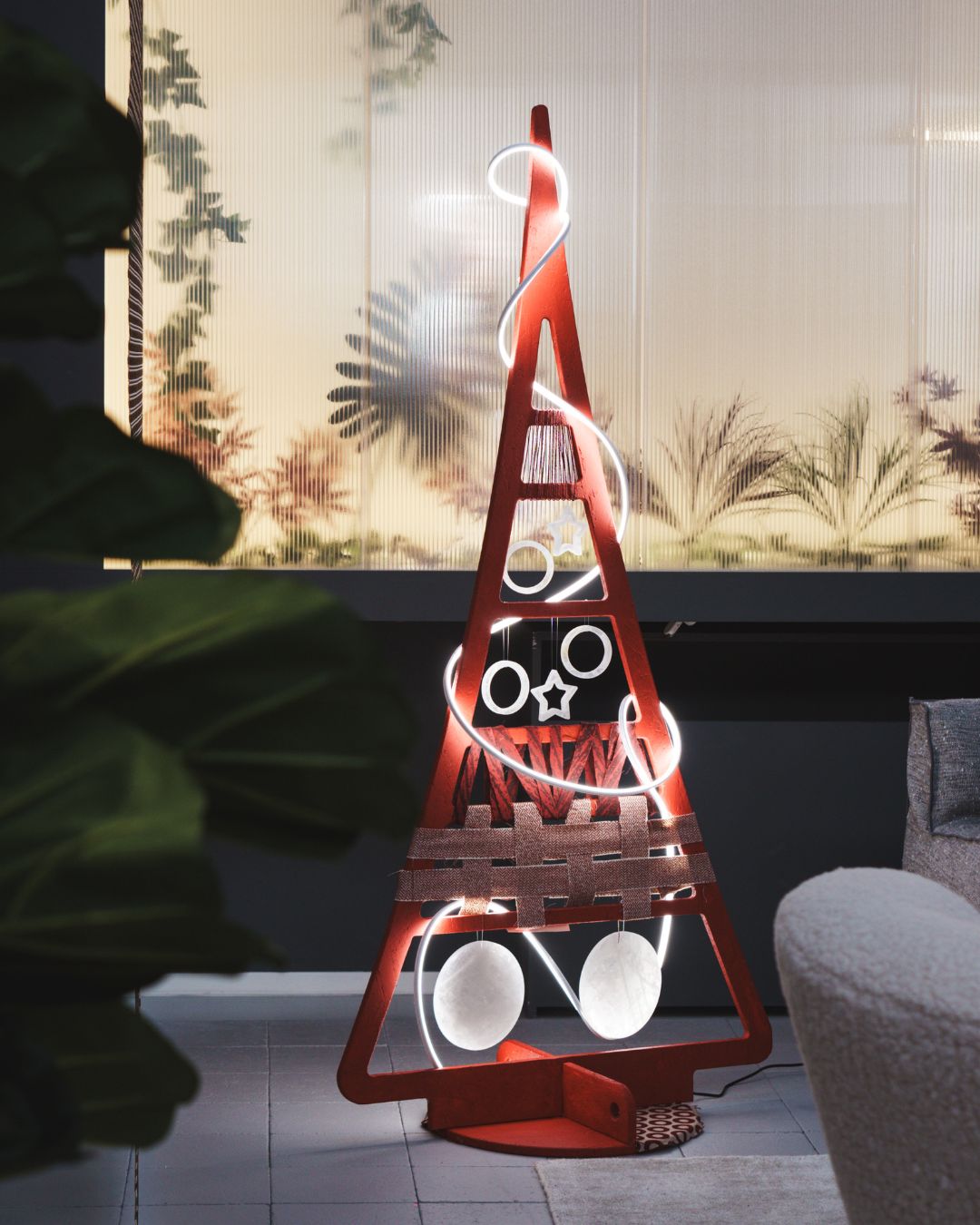 Рождественская елка от Сильваны Барбато - студия Atelier _ шоу-рум Gervasoni 1882 _ MilanoDesignXmas 2024 от TOWANT