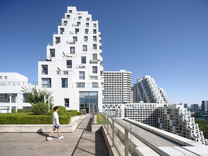 Safdie Architects завершает вторую фазу проекта, вдохновленного средой обитания '67, в Циньхуандао
