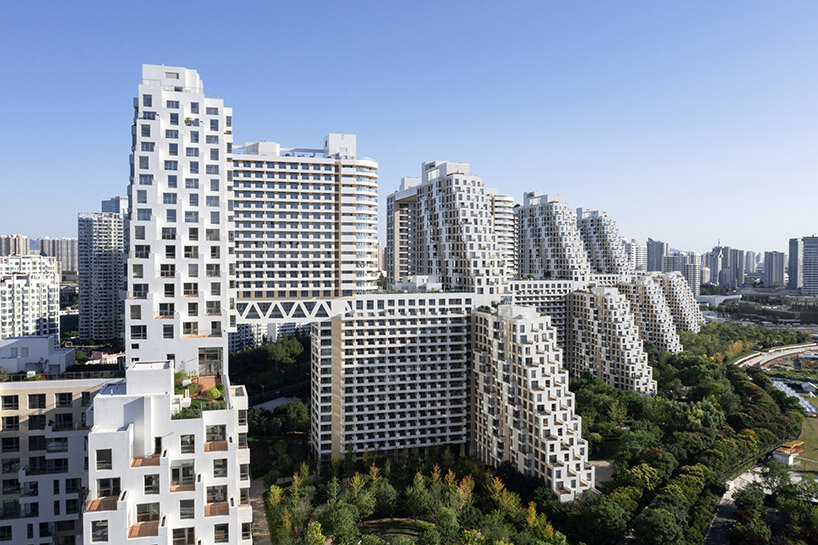 Safdie Architects завершает вторую фазу проекта, вдохновленного средой обитания '67, в Циньхуандао