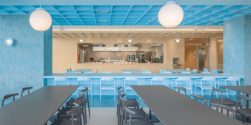 Baby Blue Hues Engulf Multoclospipe School School в Бангкоке в Бангкоке