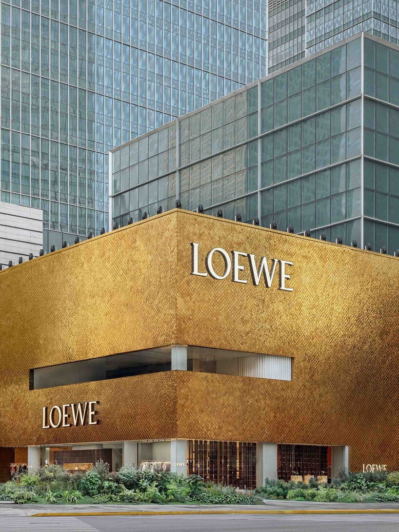 Loewe Casa Shanghai Флагман светится с 35 536 золотой керамической плитки от Studio Cumella