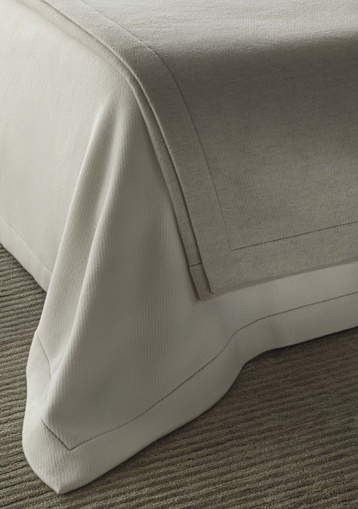 Gher-Blankets_Light-Kasha-and-Biancore_Close-up copia
