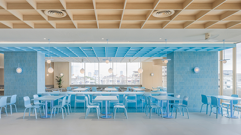 Baby Blue Hues Engulf Multoclospipe School School в Бангкоке в Бангкоке