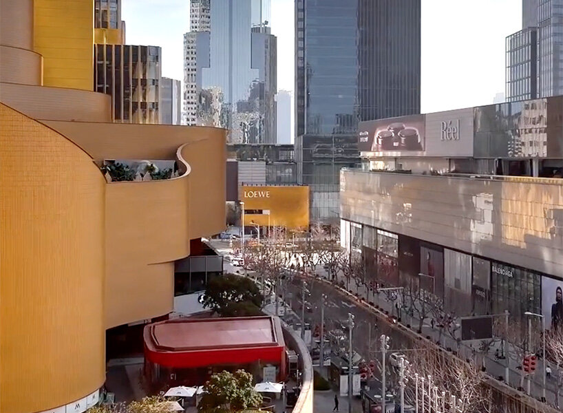 Loewe Casa Shanghai Флагман светится с 35 536 золотой керамической плитки от Studio Cumella