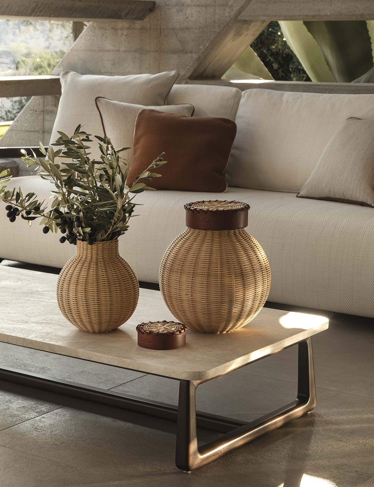 The Delight ChairsRectangular-Table_Wicker-Vases