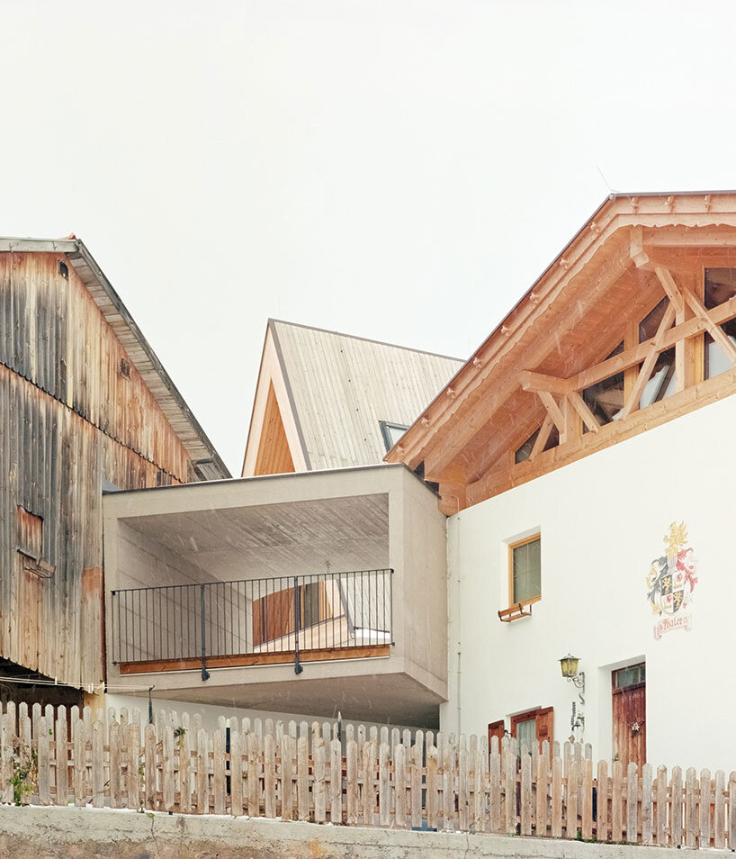 BS HOF House: Alpina Architects представляет недавно расширенный фермерский дом в северной Италии