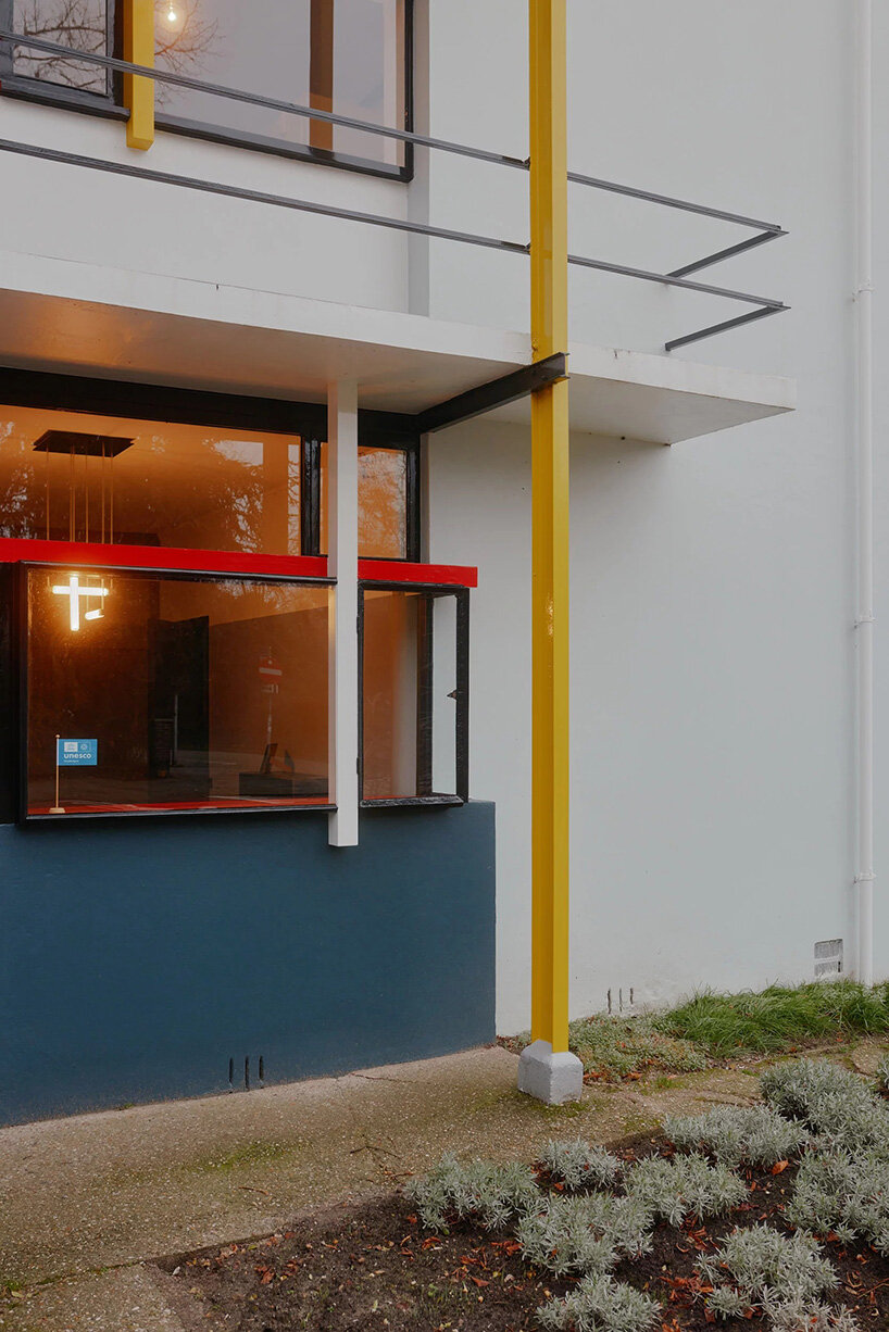 Шаг в икону De Stijl, хотя изображения Дэвида Альтрата в доме Rietveld Schröder