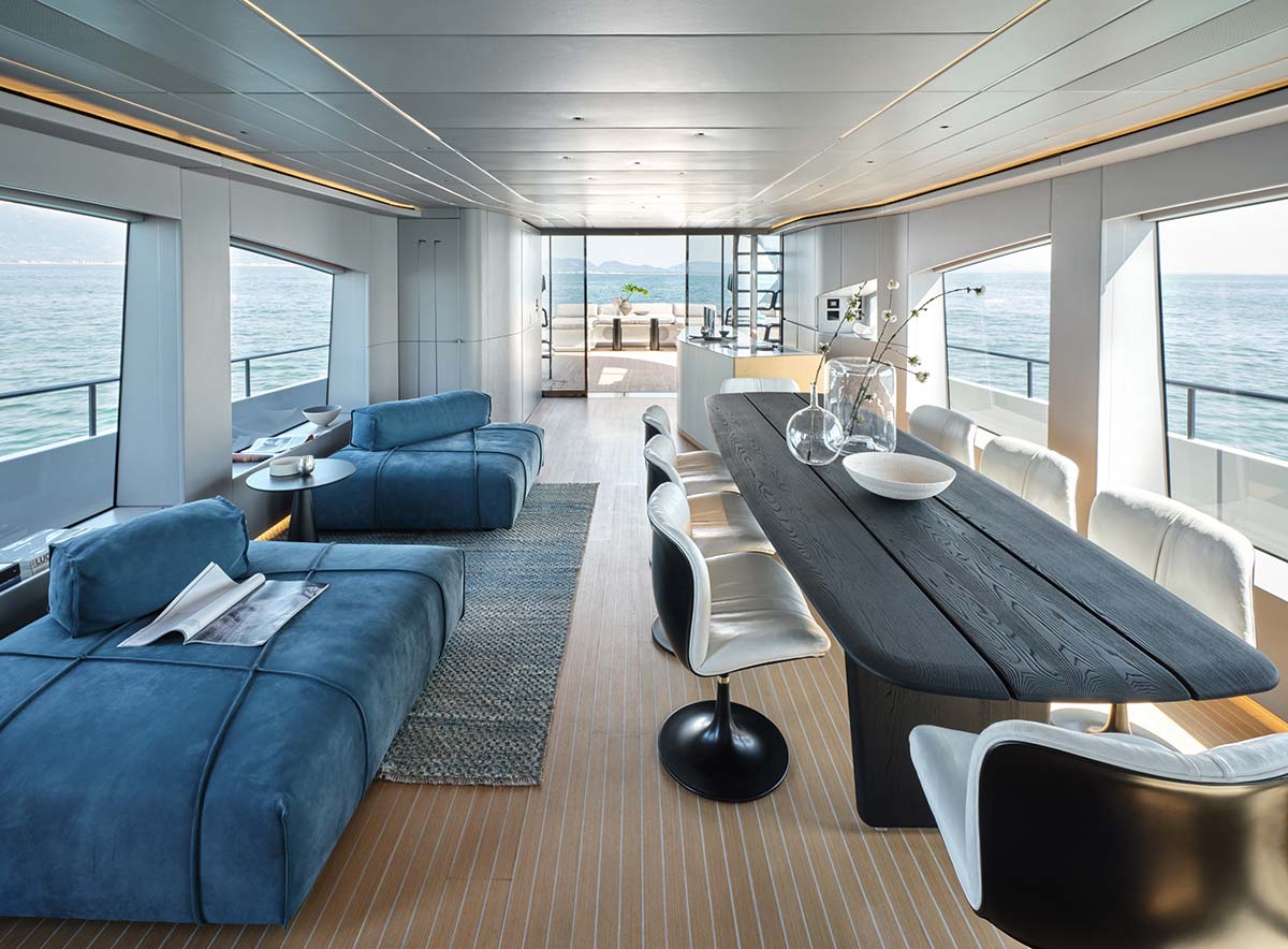 AB 100 от AB Yachts 