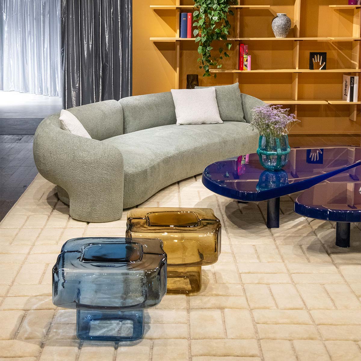 7_CASSINA_Fluid-Joinery-–-Side-Table-I_Linde-Freya-Tangelder_ph_Simone-Barberis