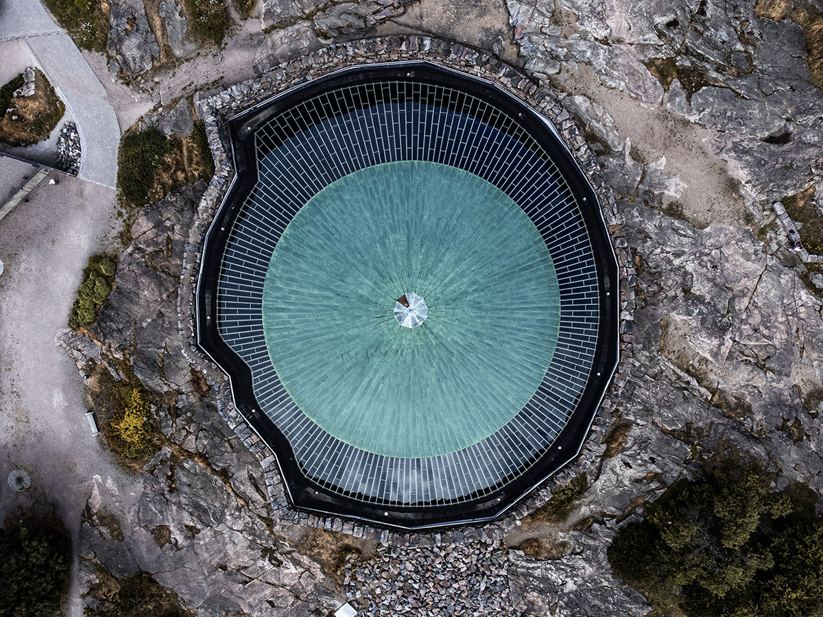 Церковь Temppeliaukio, Хельсинки - Фото © Создатели Wirestock