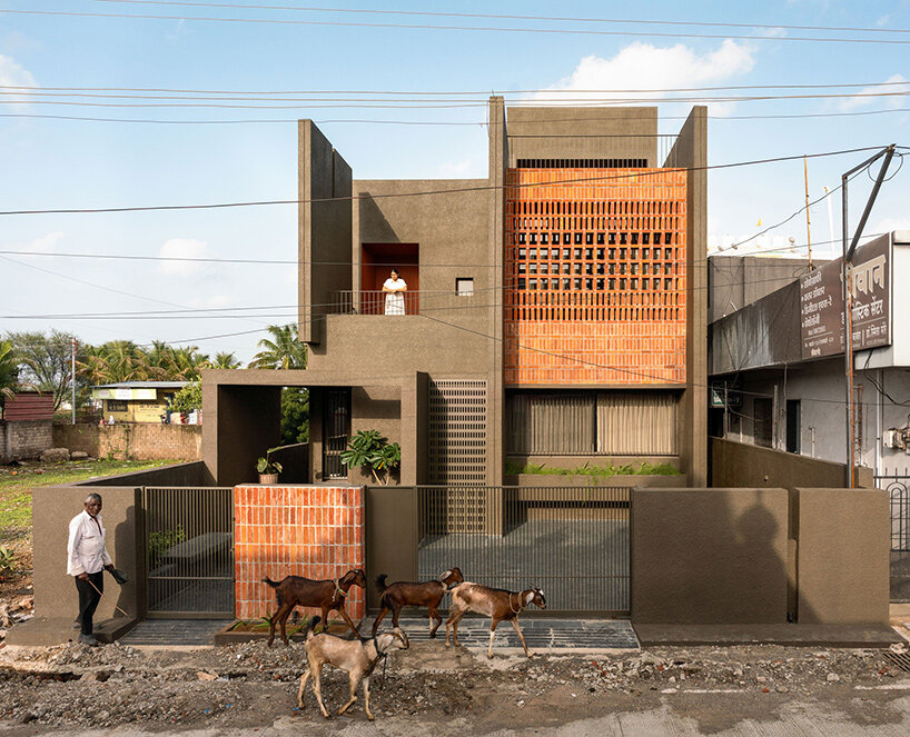 H-House Studio Nirbaadh