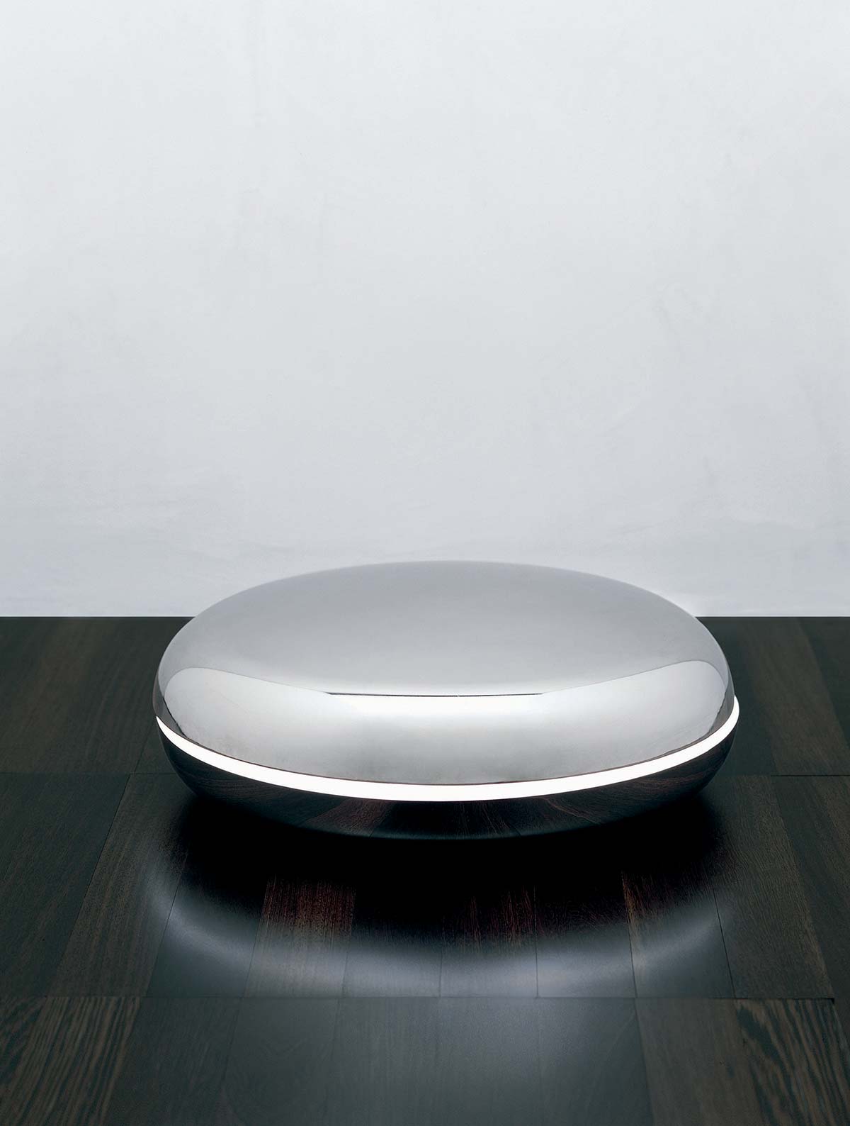 Loop от Fontana Arte, Design Voon Wong & Benson Saw