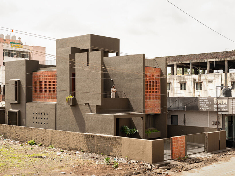 H-House Studio Nirbaadh