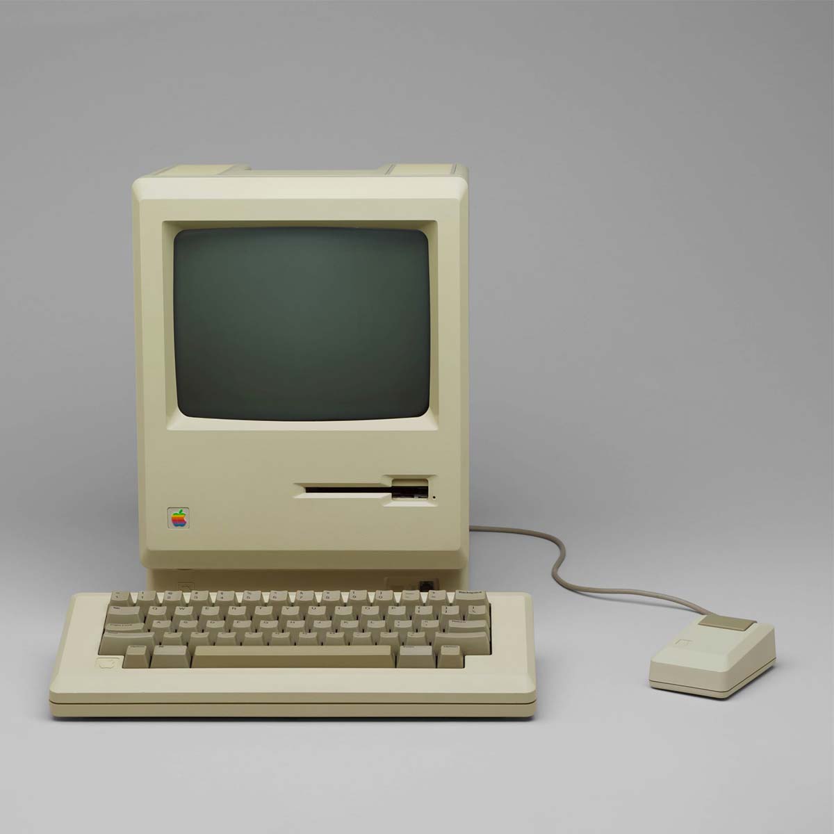 Macintosh 128k Home Computer By Apple, Inc., Стив Джобс, Джерри Манок - © Apple, Inc.