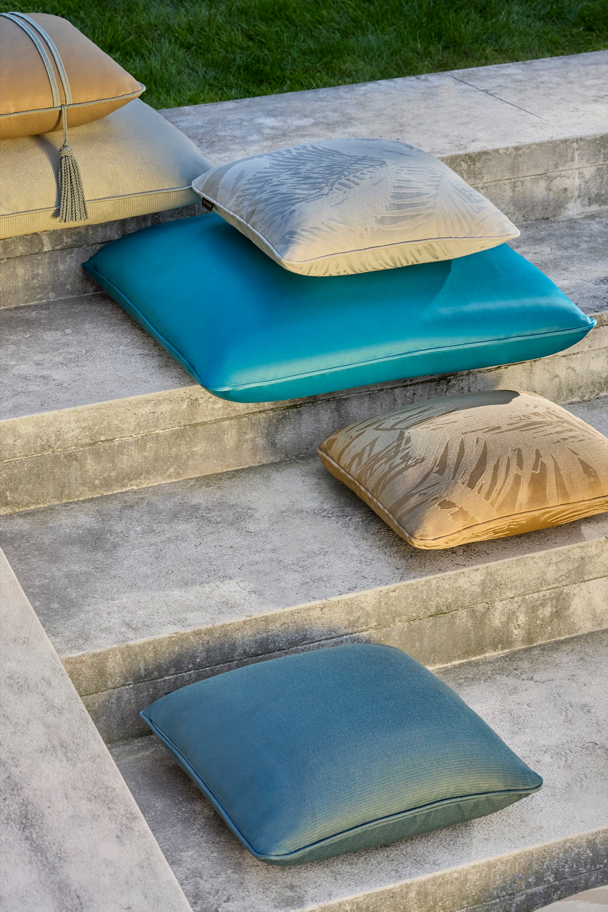Outdoor collection by Armani Casa 02