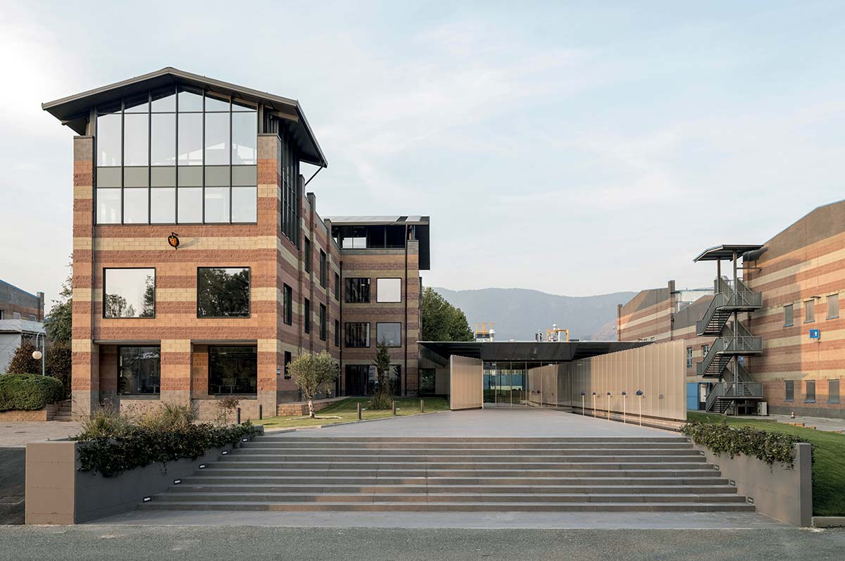 Azimut Yachts headquarters, Avigliana, Turin - Photo © Rasmus Hjortshøj 5