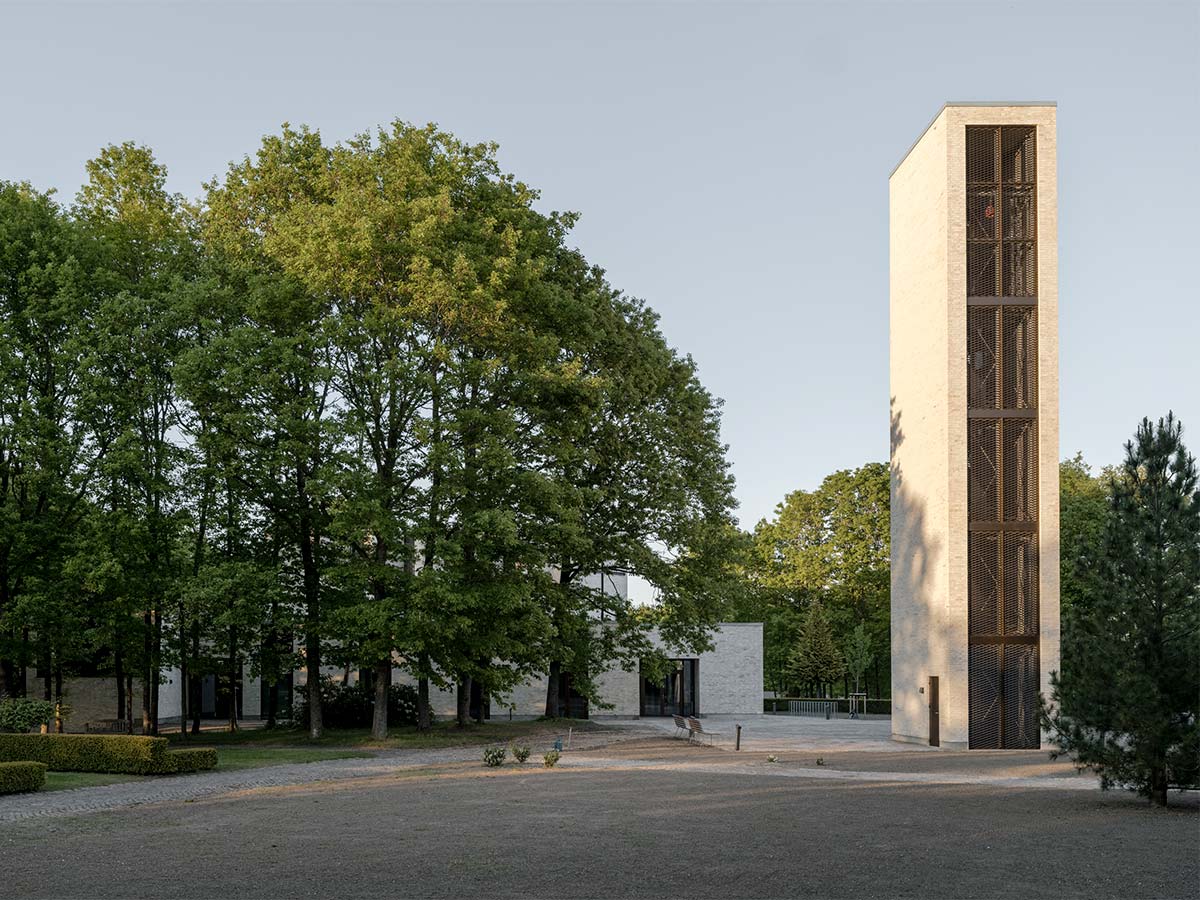 Højvangen Church, Skanderborg, Denmark - Photo © Rasmus Hjortshøj 1