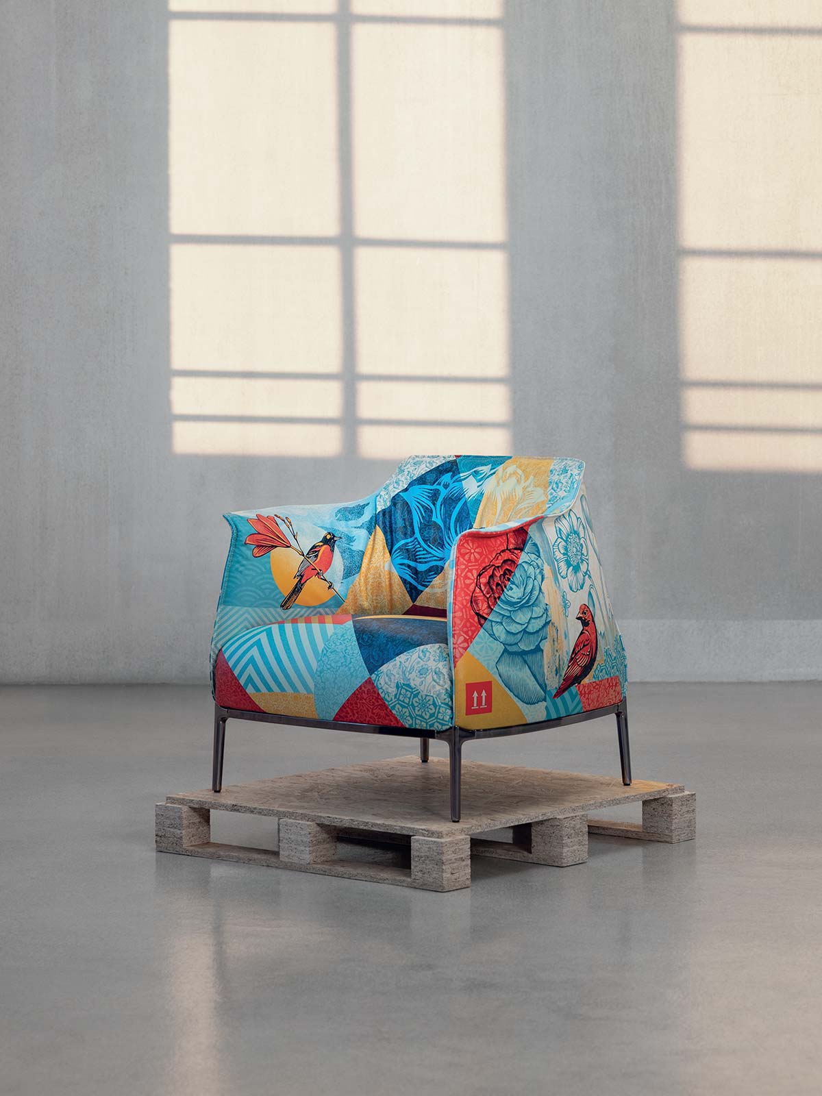 Archibald Delicate Balance Limited Edition от Poltrona Frau, дизайн Шепарда Фейри