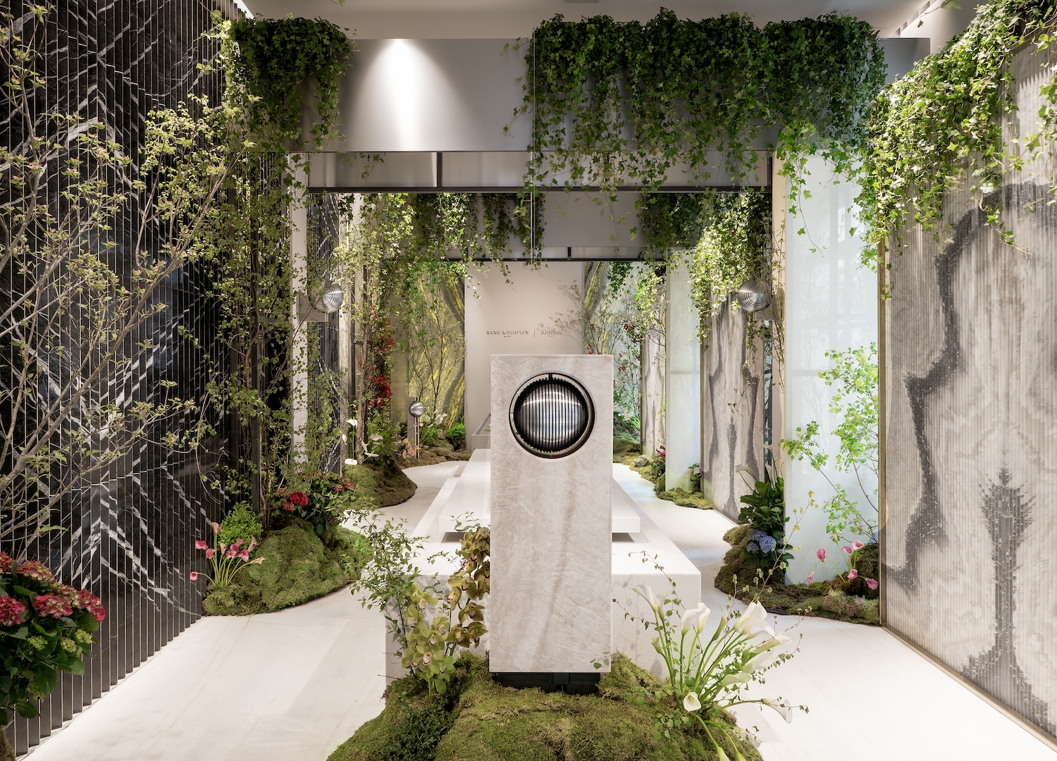 Выставка Недели дизайна в Милане ©Bang & Olufsen и Antolini®