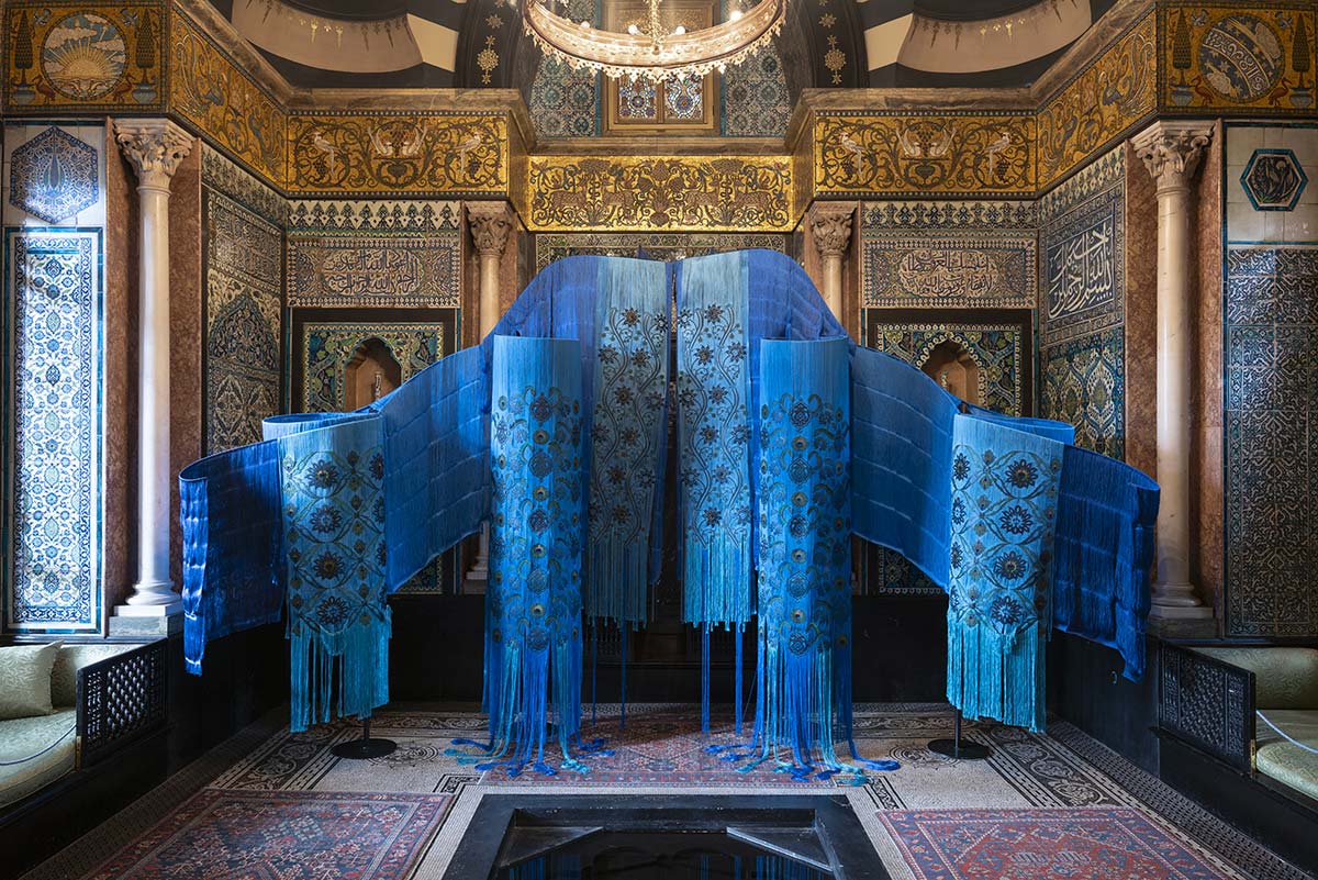 Грани в резонансе. Камила Ахмед. Фото © Siobhan Doran, любезно предоставлено RBKC.