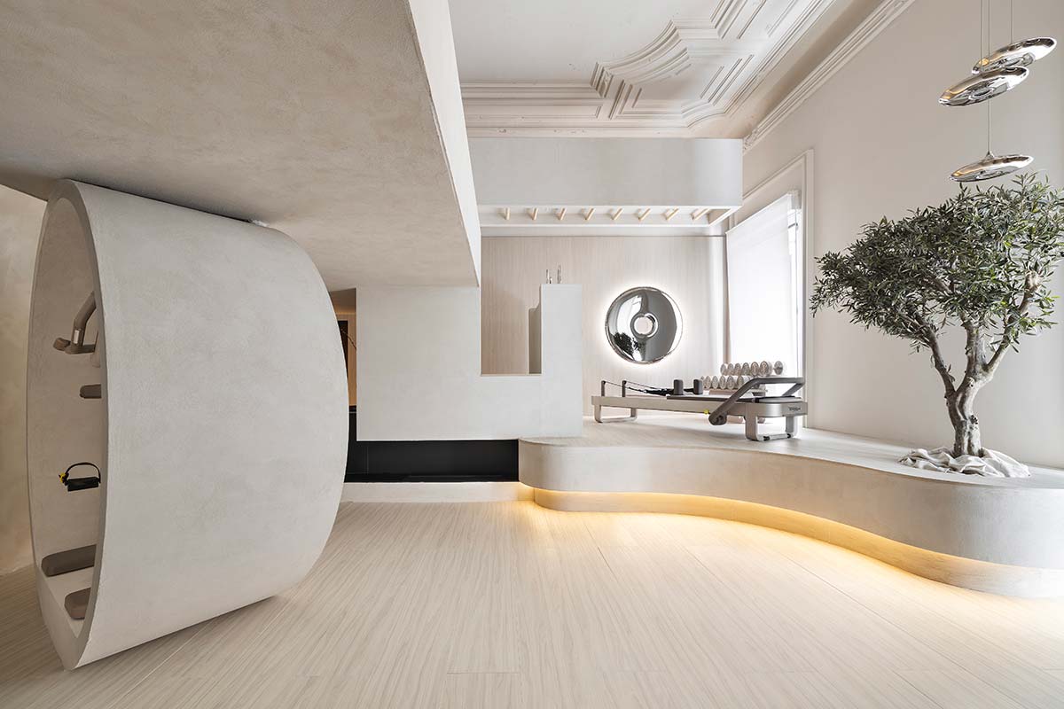 Espacio Technogym – Лофт "ПЕСЧАНЫЙ КАМЕНЬ Arquitectura para el cuerpo"