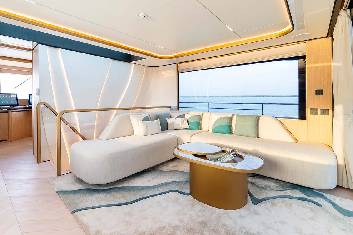 Терраса Majesty 100 от Gulf Craft — фото © любезно предоставлено Gulf Craft Терраса Majesty 100 от Gulf Craft — фото © любезно предоставлено Gulf Craft