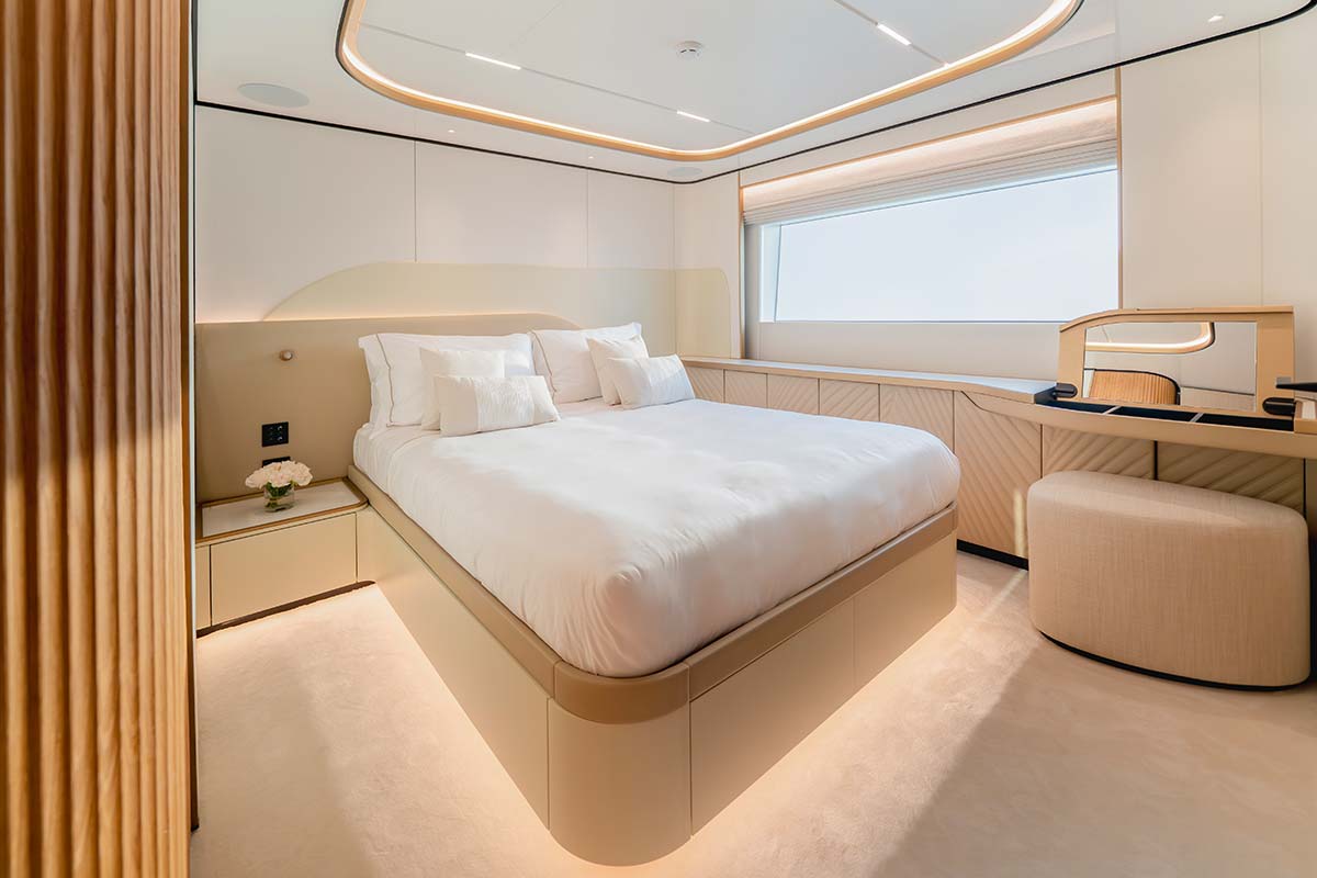 Терраса Majesty 100 от Gulf Craft — фото © любезно предоставлено Gulf Craft Терраса Majesty 100 от Gulf Craft — фото © любезно предоставлено Gulf Craft